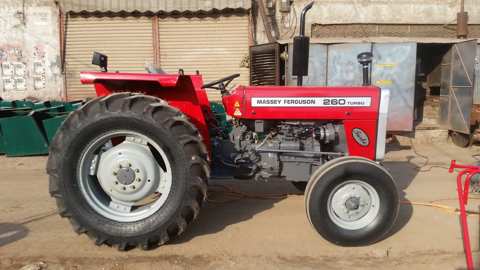MF 260 2WD tractor for dealer export inquiry planning